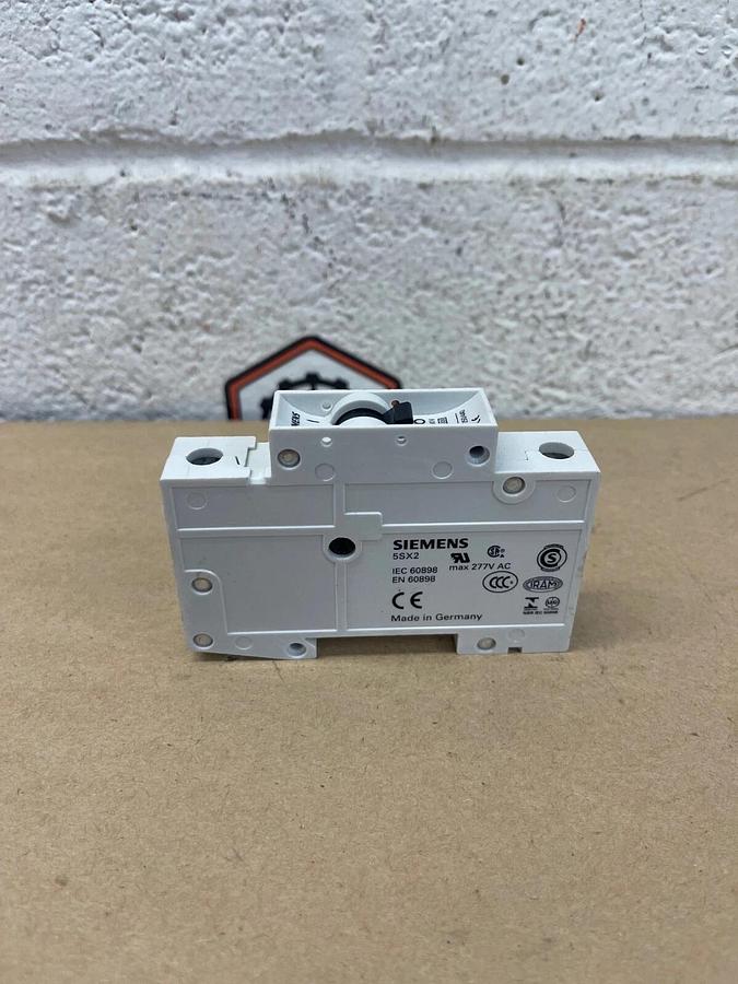 Used Siemens 5SX21 Circuit Breaker 1-Pole, 1 Amp, 230/400 V