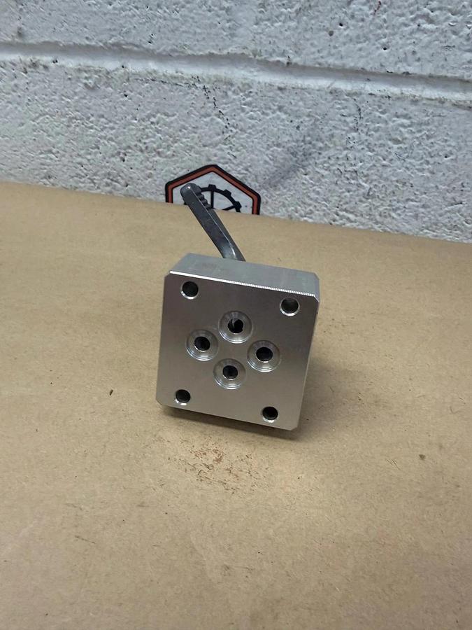 Used Parker 8443E-6D28P Mini Low Torque Valve