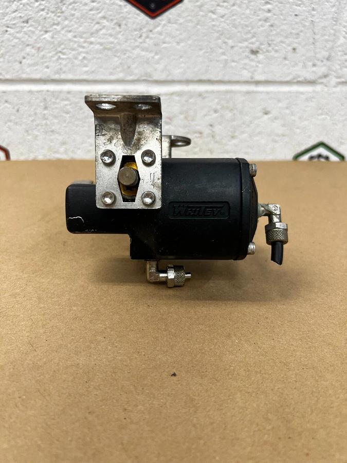 Used Whitney SS 83XTF4, 151DA Pneumatic Double-Acting Actuator w/ Ball Valve
