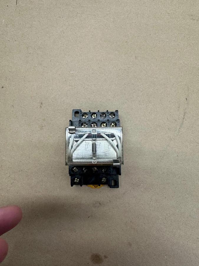 Used OMRON LY4,17Z4H Relay with Base, 120VAC