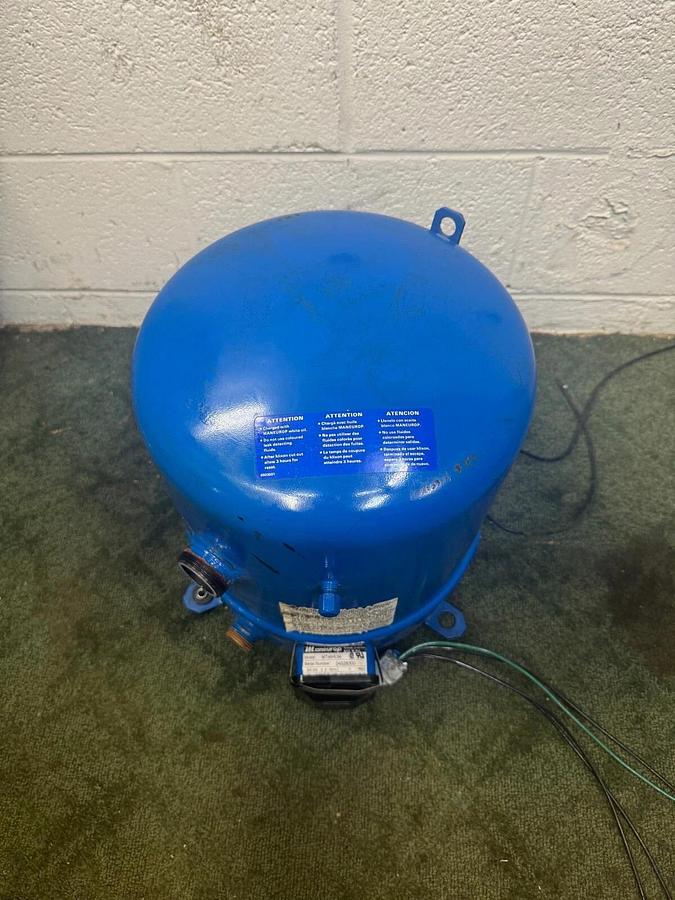 Used Danfoss MT56HL3A Reciprocating Compressor, 200-230V, 3-60HZ, 28A, 360 PSI