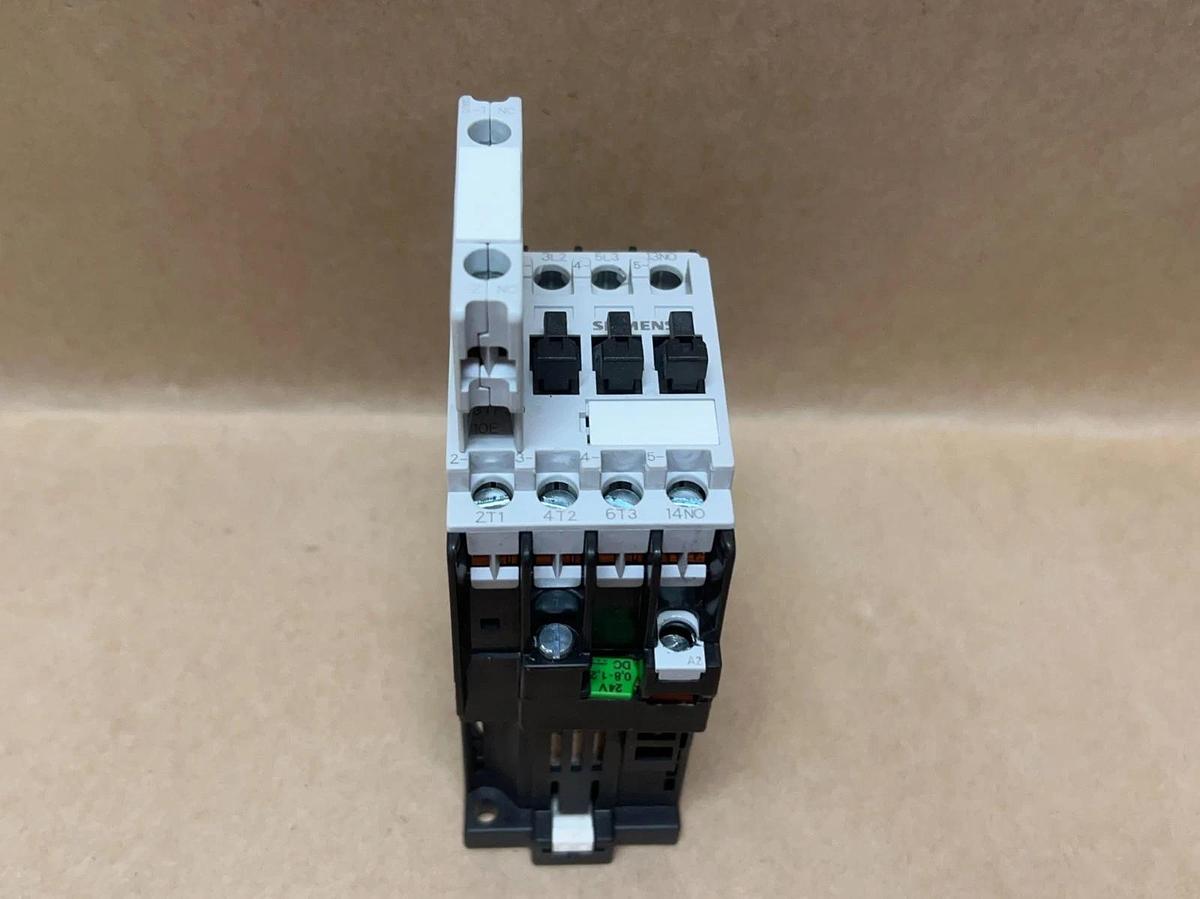 Used Siemens 3TF3010-0B Contactor w/ 3TX4001-2A Contact Block