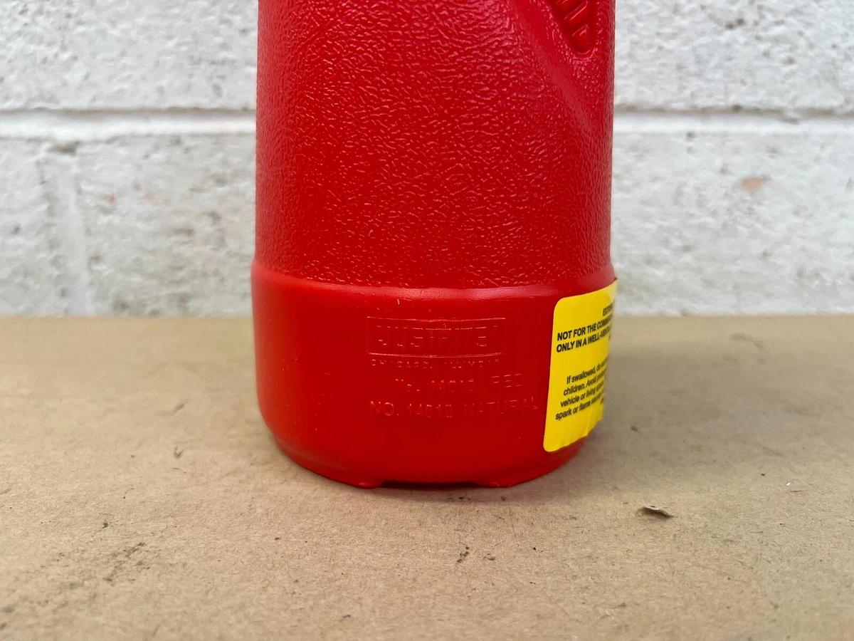Used JUSTRITE 14010 1 Quart Dispensing Bottle, Red