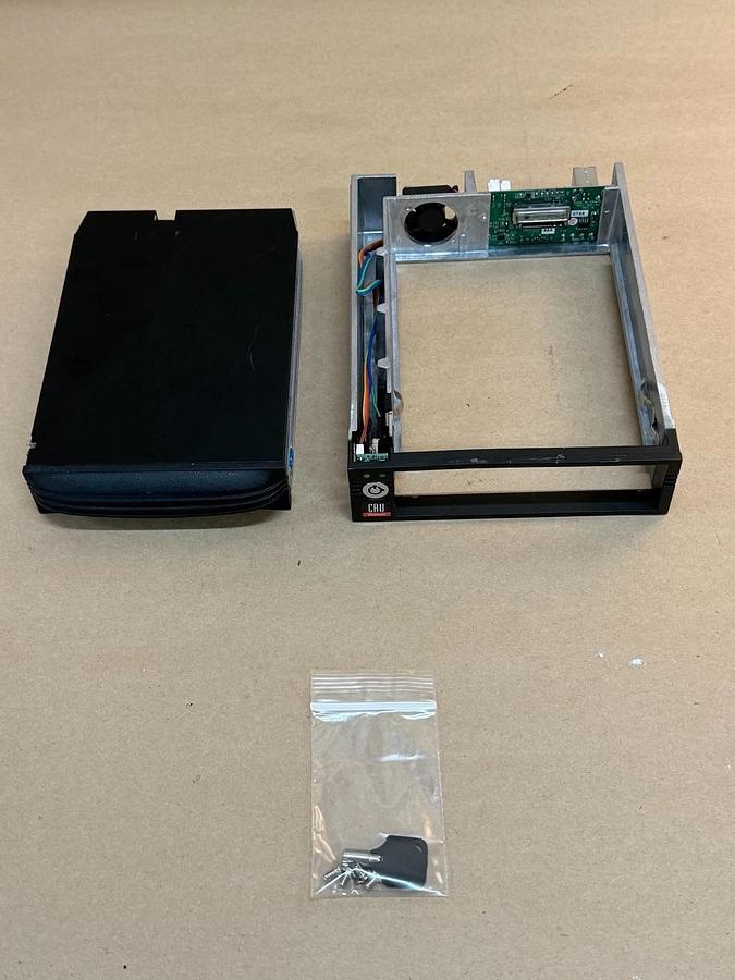 Used CRU Dataport 8441-7139-0500 Hard Drive Caddy Bay *NEW*
