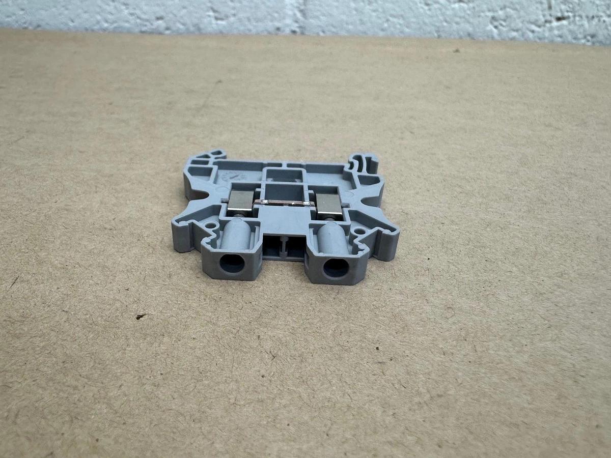 Used Phoenix Contact Typ UT 4 Terminal Block Gray (QTY of 6) *NEW*