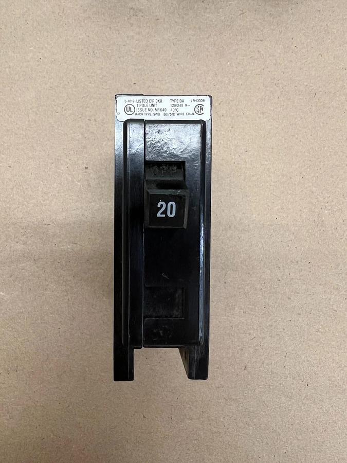 Used Cutler Hammer M1640 1 Pole Circuit Breaker, 20A - Lot of 4