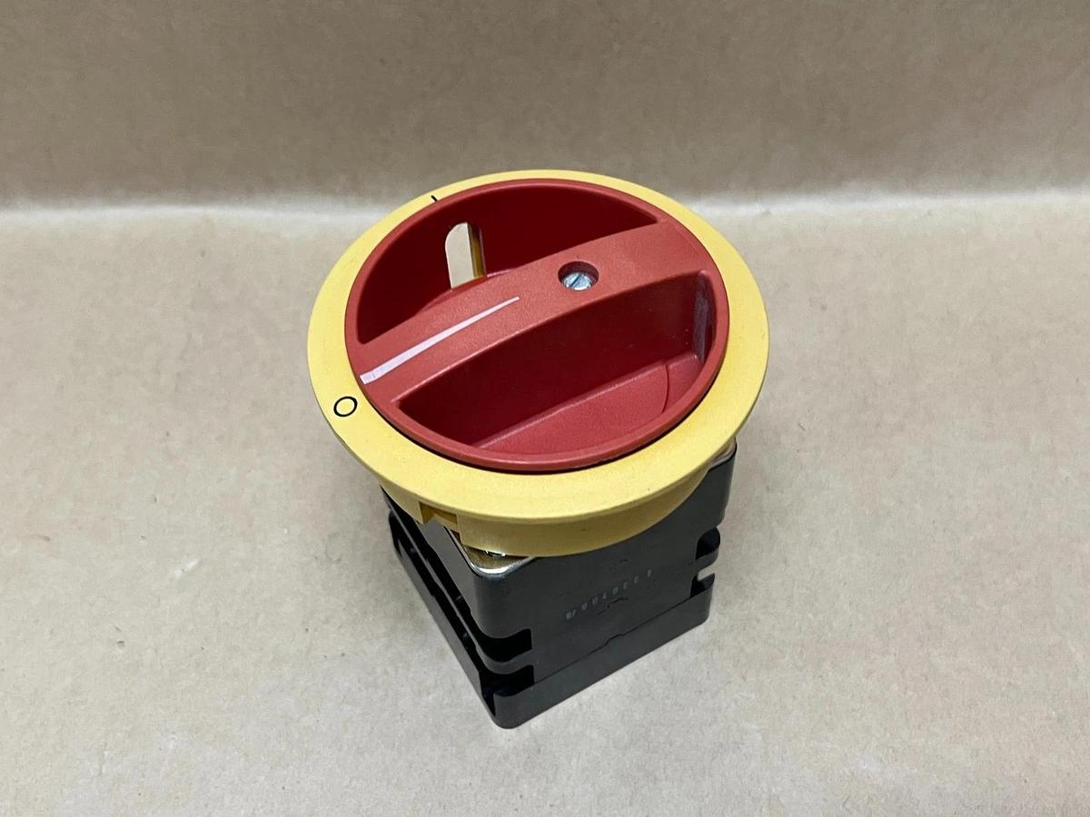 Used Siemens 3LC5 047-1TB53 Disconnect Control Switch