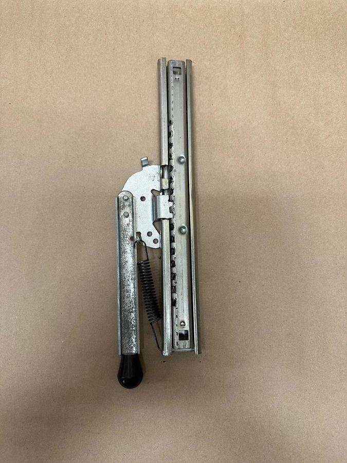 Used Hyster 335553 Frame Seat Rachet *NEW*