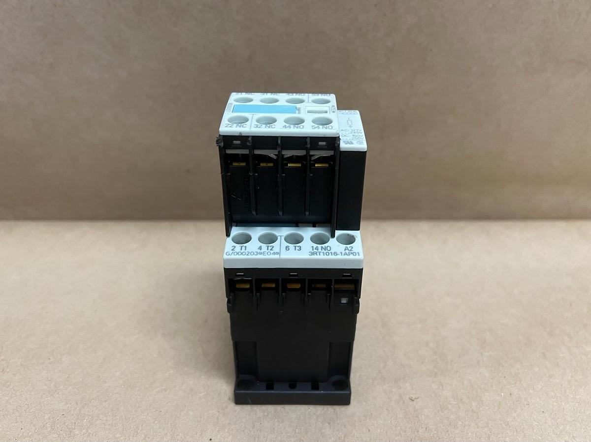 Used Siemens 3RT1016-1AP01 Contactor w/ 3RH1911-1HA22 Auxiliary Switch Block