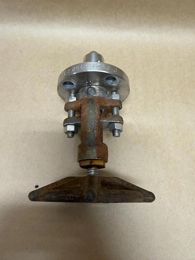 Used Flowserve SW12501 1/2” Globe Valve