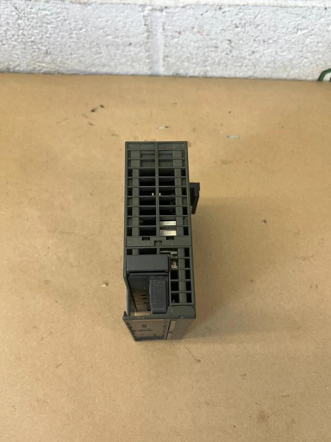 Used Siemens 6ES7322-1HH01-0AA0 Simatic S7