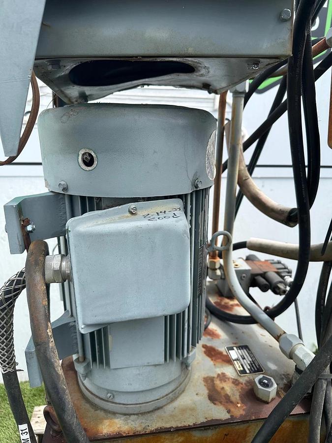 Used Parker H49, 4PS3PB2V/13 9.4Gpm Flow w/ 40G Tank, Marathon 15Hp Motor @ 1759Rpm