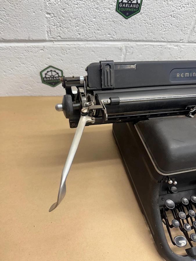 Used Remington Rand Working Type Writer, Model 17 Typewriter