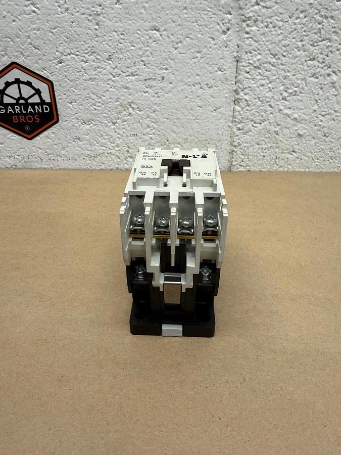 Used Eaton D15CR22 Relay, Series B1, 690V, 10A
