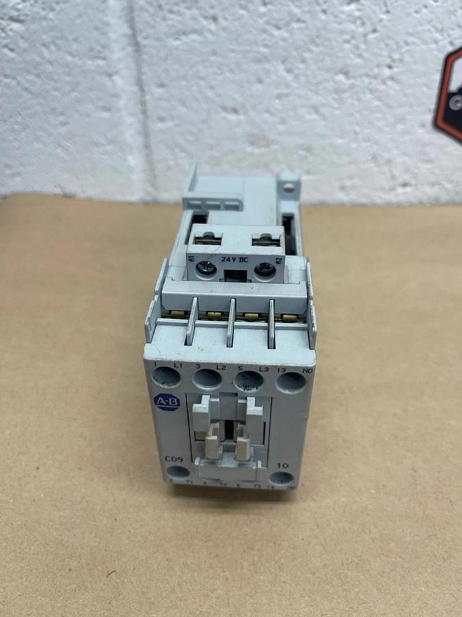 Used Allen-Bradley 100-C09Z*10 Contactor, Series A