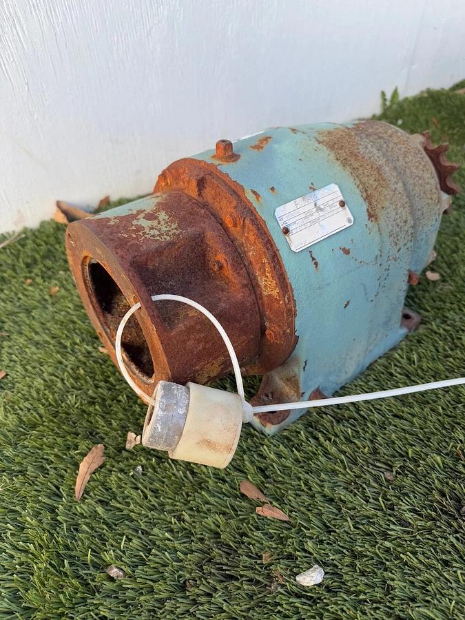 Used Inline Helical Gear Reducer, Ratio 38.50:1, Size 56TM16A, Torque Cap 3453 in/lb