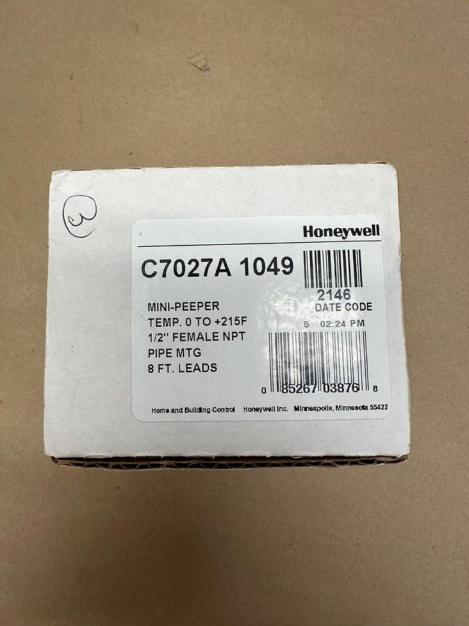 Used Honeywell C7027A 1049 Flame Detector Sensor *NEW*
