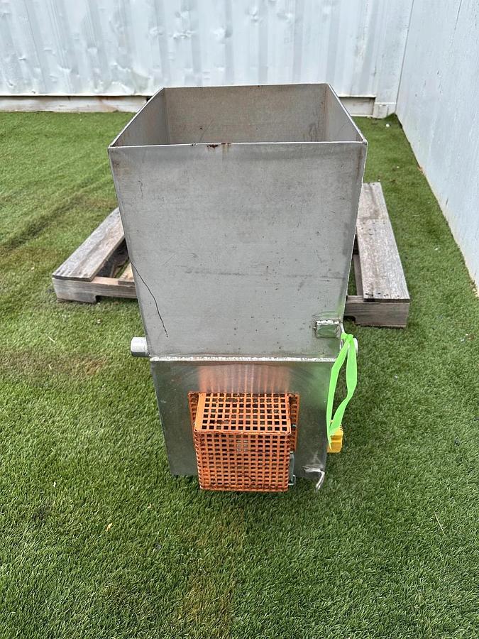 Used Previero SCE200 Stainless Steel Auger, 10” Trough, 9” Stick, 8” Flight, 8’2” L