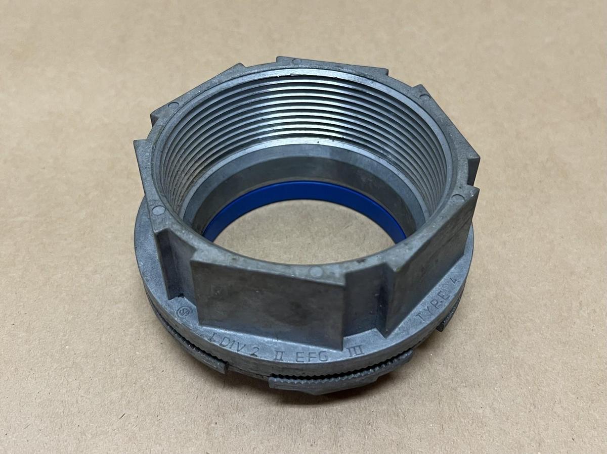 Used Thomas & Betts Type 4 3-1/2" I DIV 2 II EFG III Conduit Hub Connector