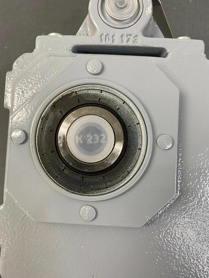 Strober K102SGD0115MQ10 Helical Bevel Gear Drive