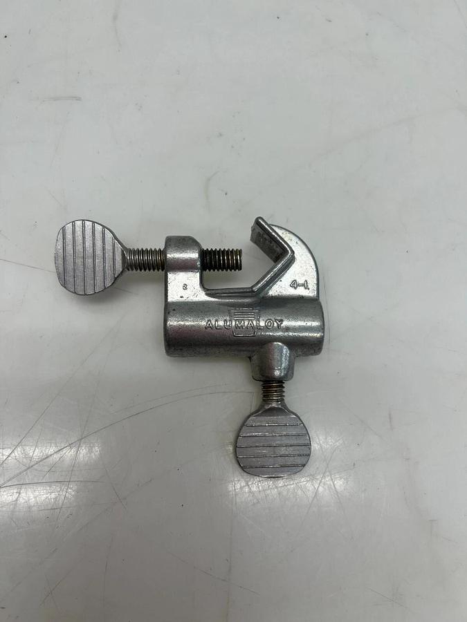 Used Alumaloy 4-1 Clamp Holder - Lot of 2