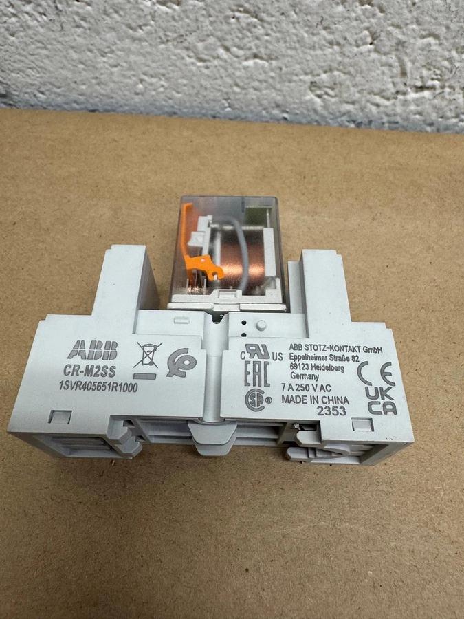 Used ABB CR-M2SS/ CR-M120C2L Socket/ Pluggable Interface Relay 120V *NEW*