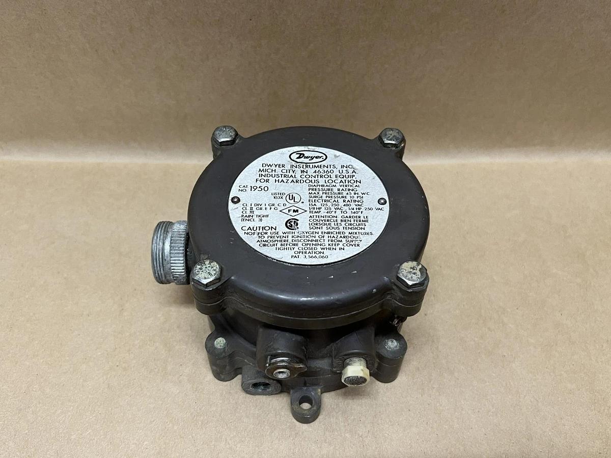 Used Dwyer 1950-1-2-F Explosion Proof Pressure Switch