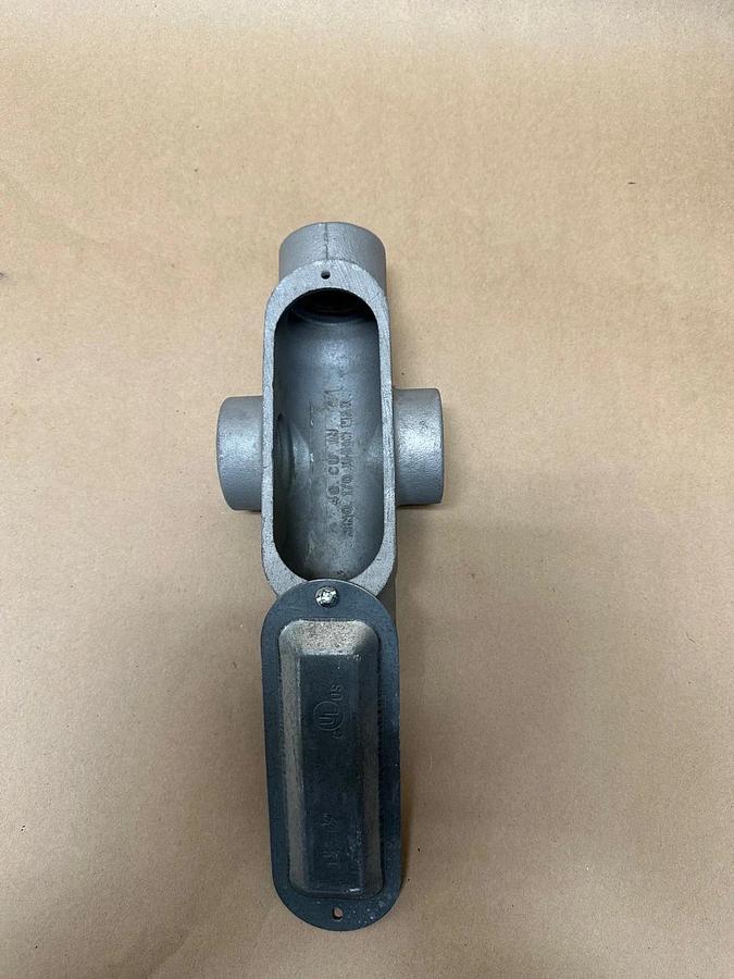 Used Appleton Unilet Form 35, 1-1/2” X Conduit *NEW*