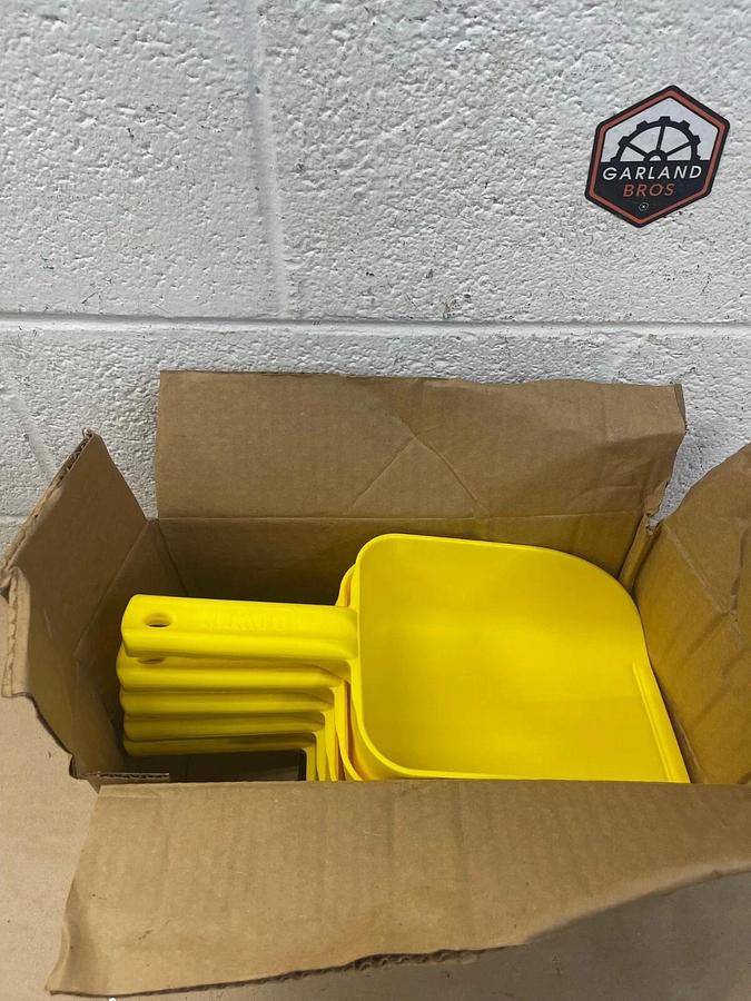 Remco 65006 Large Hand Scoop, Yellow - Lot of 5
