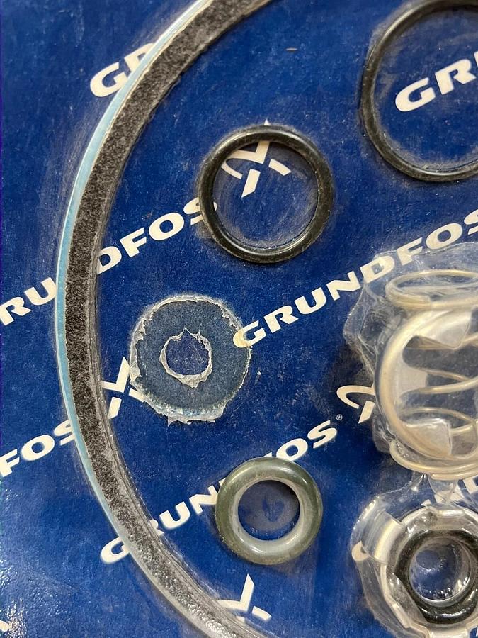 Grundfos 8-20ST 985204 Shaft Seal Kit (missing piece shown in photos)