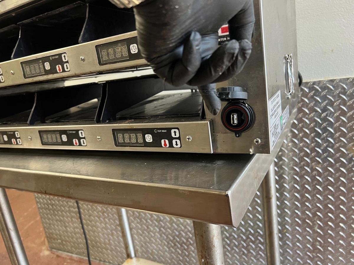 Used Carter Hoffman M243P-B 8-Slot Warming Unit/Trays