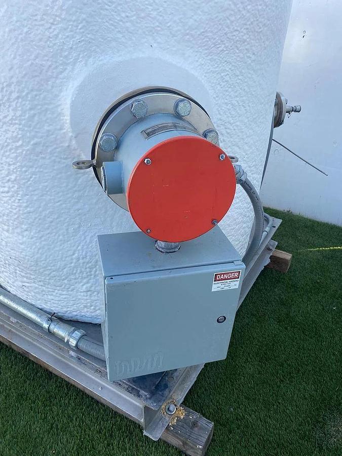 Used CIP Grundfos CRNE15-02 A-FGJ-G-E-HQQE Pump, Siemens Enclosure, 250 Gal Tank