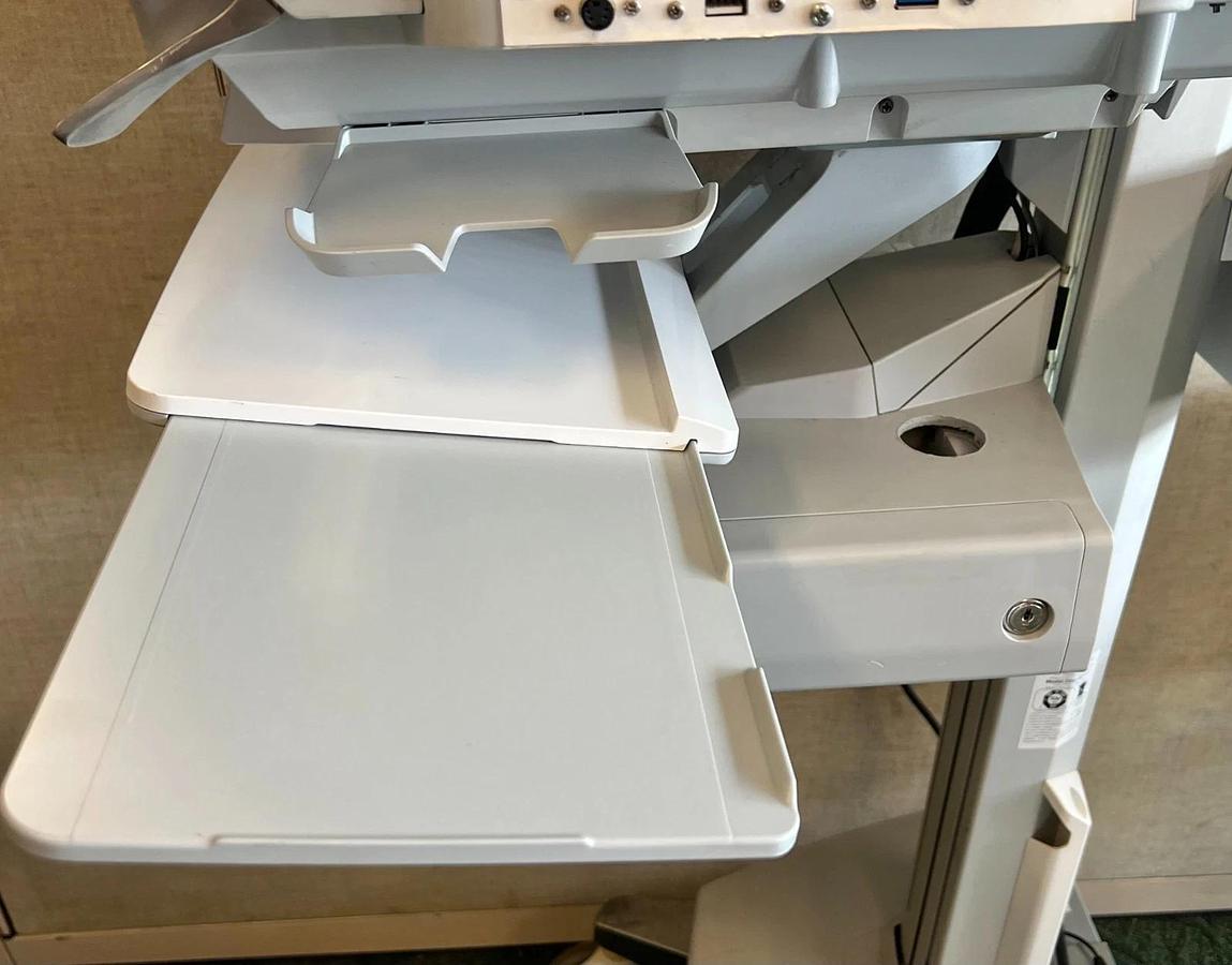 Ergotron SV42-3211-1 StyleView Medical Cart w/ New Batteries
