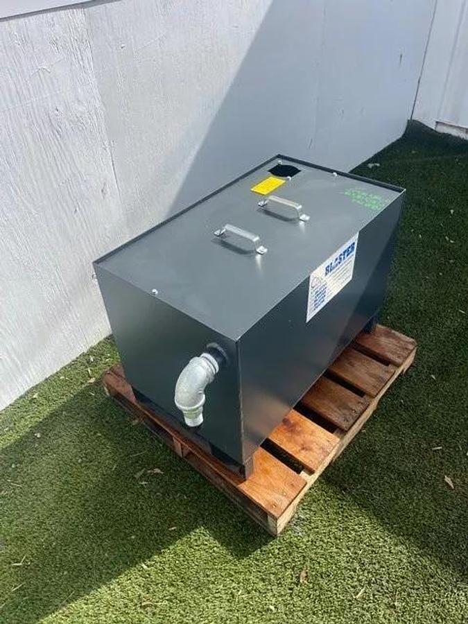 Used LNS ChipBlaster Coolant Filtration Tank, 34 Gal Capacity, Tank Dims: 31"x18"x18"