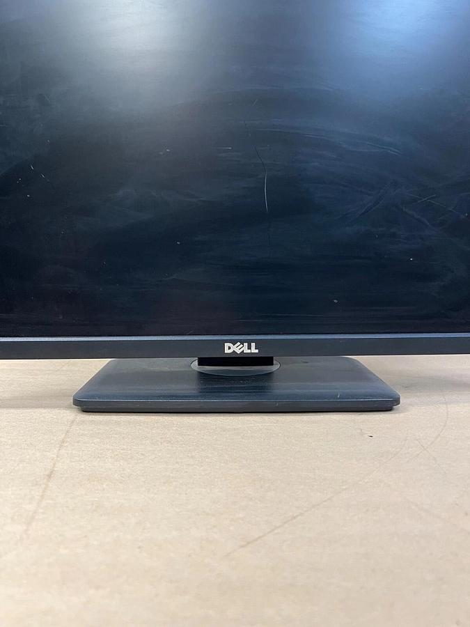 Used Dell P2213T Flat Panel Monitor