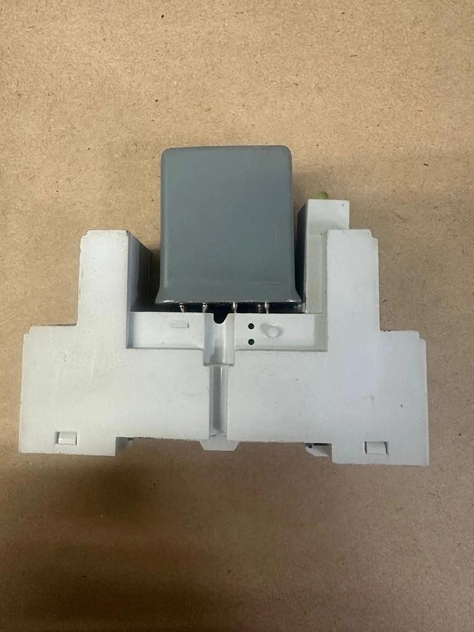 Used Magnecraft 782XDXH10-24VDC Relay w/ ABB CR-M4SS Base