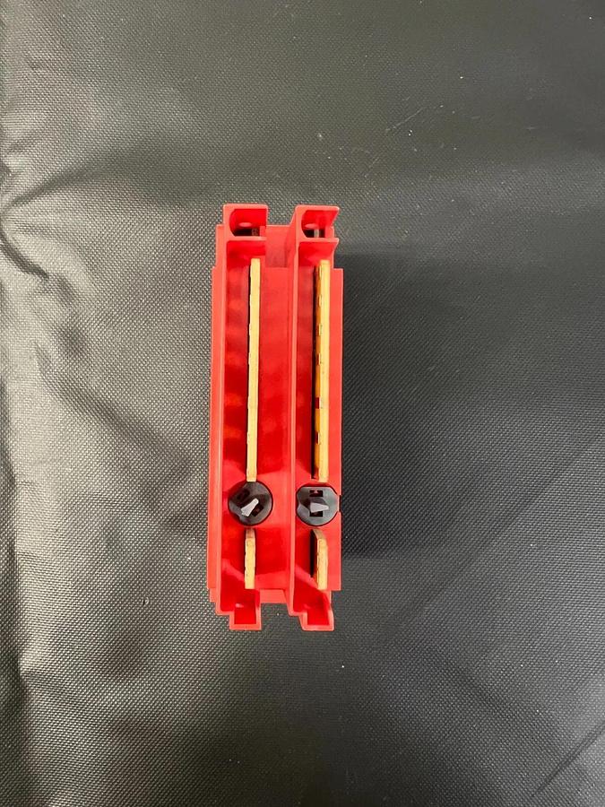 Used Allen Bradley 1734-IB8S Ser B Channel 24V Point Guard I/O Safety Module Digital