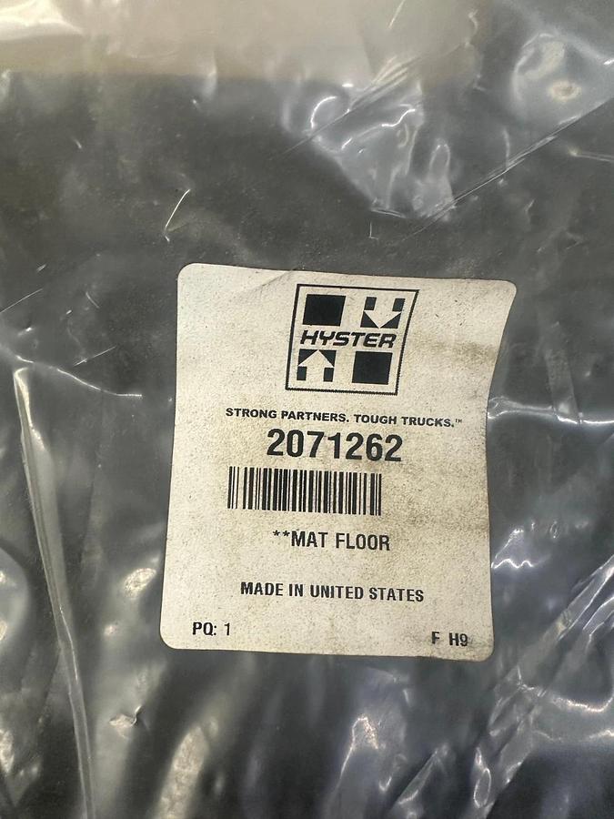 Used Hyster 207-1262 Floor Mat *FACTORY SEALED*