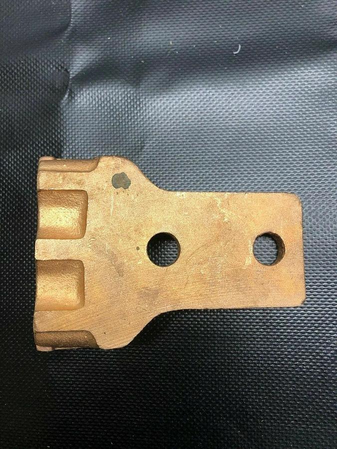 Used Burndy Q3A282N, 2 Hole Copper Terminal, 3/0-4/0 AWG/STR