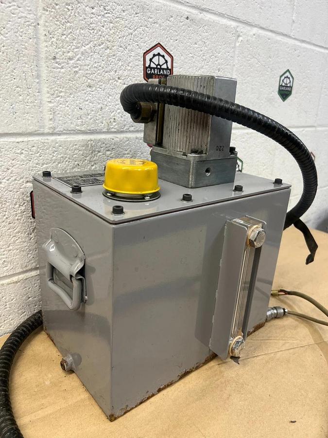 Used Nihon Lubcon GUS-25/OT-10FG Lubaut Gear Pump Unit