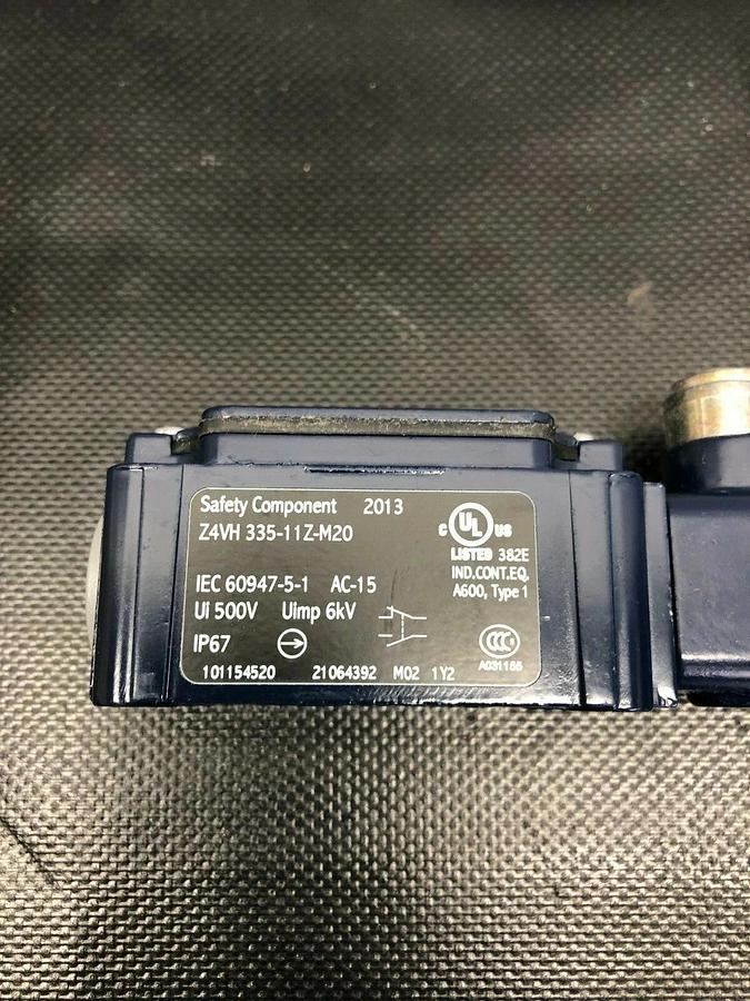 Used Schmersal Z4VH 335-11Z-M20 Roller Level Position Switch