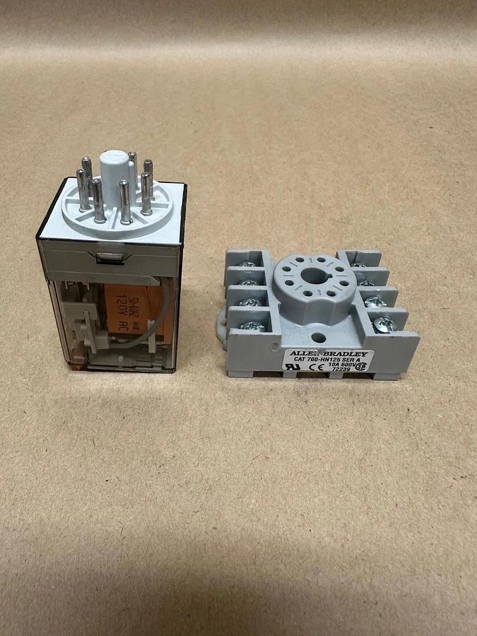 Used Allen Bradley 700-HA32A1 Tube Base Relay w/ Allen Bradley 700-HN125 Base
