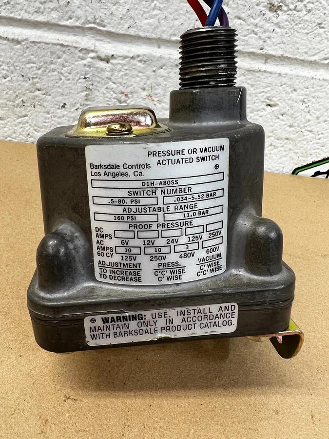 Used Barksdale D1H-A80SS Pressure or Vacuum Actuated Switch 160 PSI