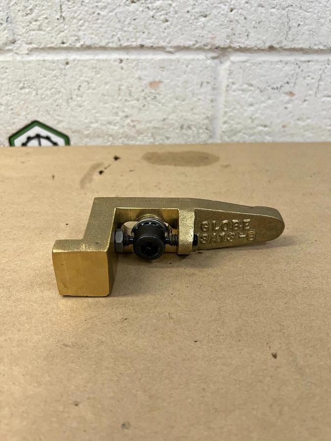 Globe 13A13-8 Brass Grounding Fitting