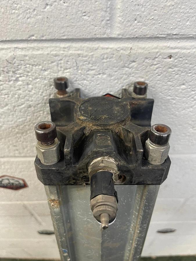 Used Pneumax 1319.100.1000.01 Pneumatic Cylinder 10 bar Max