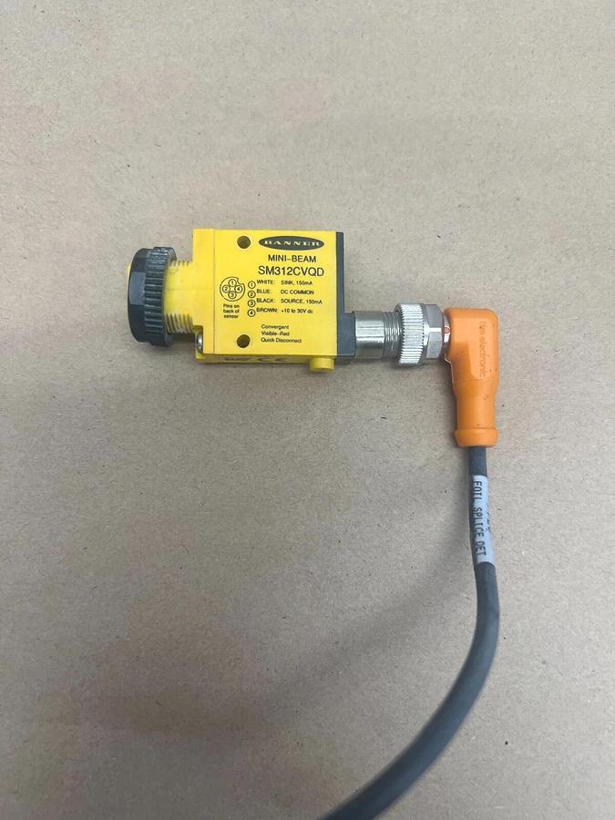 Used Banner SM312CVQD Mini-Beam Photoelectric Sensor
