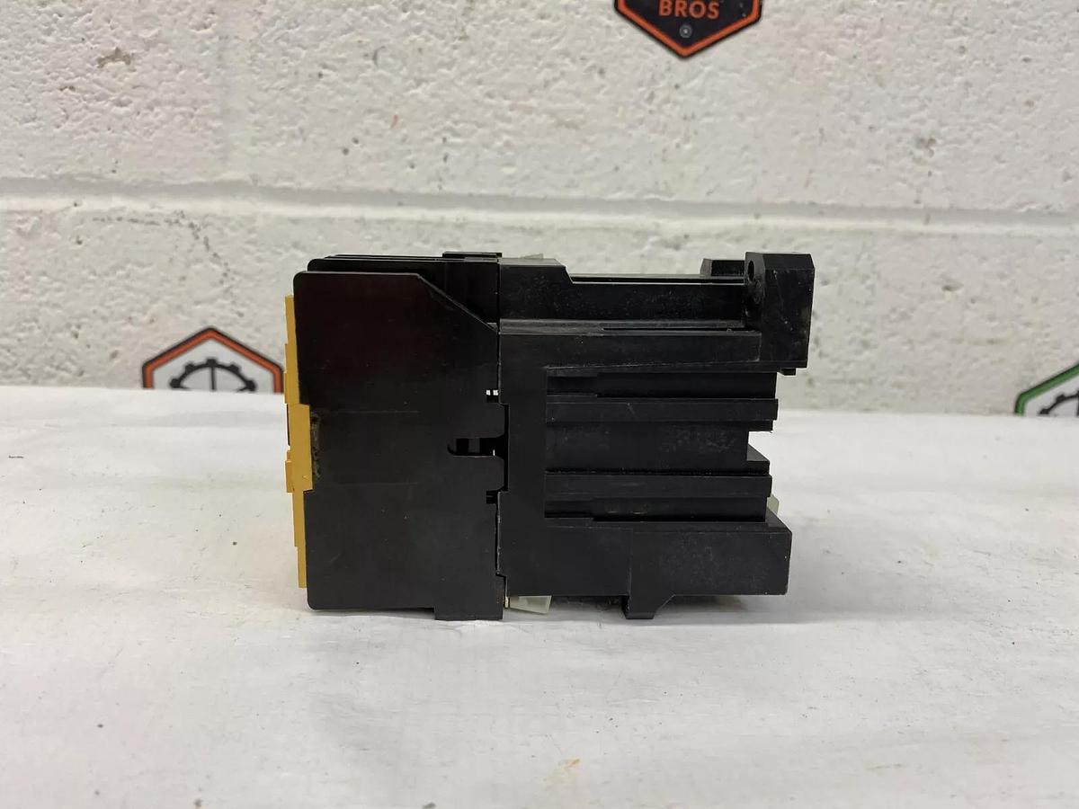 Used Allen-Bradley 100-A18NZ*3 Series B Contactor