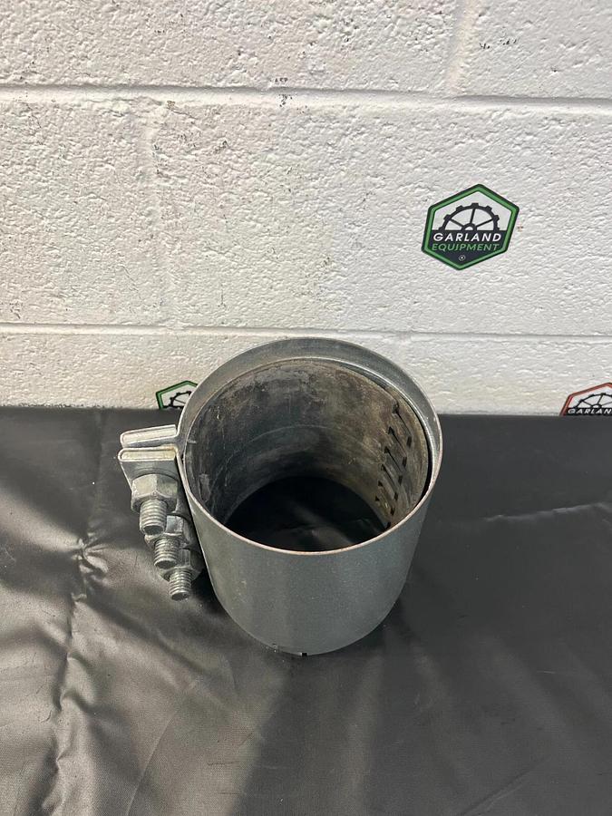 Used METFLOW 6.000 Coupling 3 Bolt, 6” Diameter