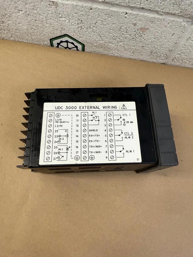 Used Honeywell DC300K-0-003-31-0000-0 Temperature Controller, 90-264VAC, 50/60Hz 18VA