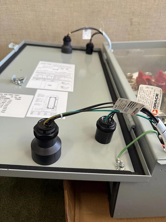 Used Eaton DEM364FDJB-00VT Heavy Duty Safety Switch, 3-Pole, 200A, 600V Fusible *NEW*